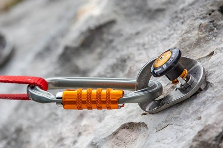 Tipos de anclajes para trabajos verticales